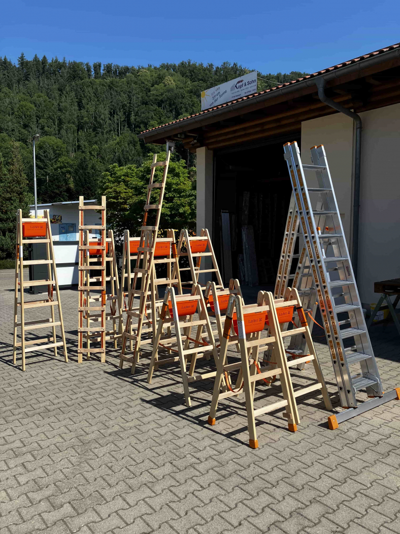 k_leiter_leiterpark_dachleiter_treppenhausleiter_zell_schnaitter_maler_schoepf.jpg